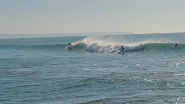 Surfeur Attrapant Une Grande Vague Océan Atlantique Par Une Belle — Video