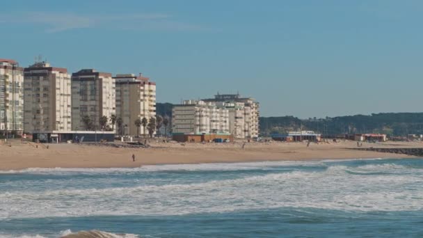 Widok Plażę Seixal Portugalii Lizbona Słoneczny Zimowy Dzień Zwolnij Bmpcc — Wideo stockowe