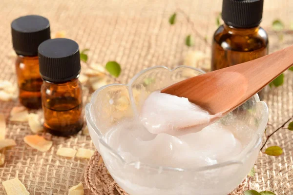 Aceite de coco y aceites esenciales — Foto de Stock