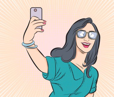 Sosyal medya ağlarında akıllı telefondan selfie çeken güzel genç kadınlar. Pop sanat vektör illüstrasyonu. Resim arkaplandan ayrıldı