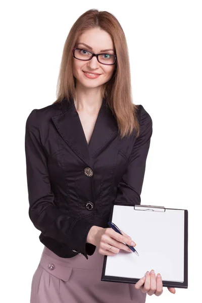 Mujer sonriente en gafas con portapapeles oferta para firmar contrato —  Fotos de Stock