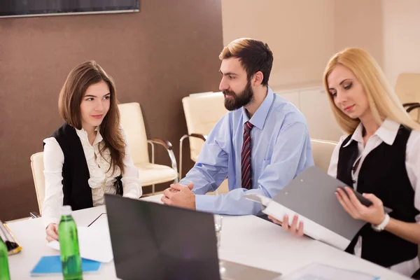 Photo of female applicant during job interview — Stock Photo, Image