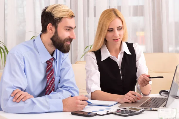 Önemli bir kararı yönetim kurulu verir