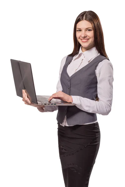 Jovem sorrindo mulher trabalhando no laptop isolado — Fotografia de Stock