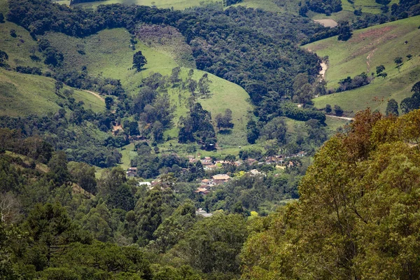 Paesaggi forestali panoramici a Gonascar alves, Minas Gerais — Foto Stock