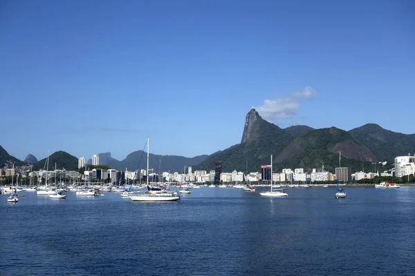 Rio skyline, de Urca com Corcovado e Cristo Redentor — Fotografia de Stock
