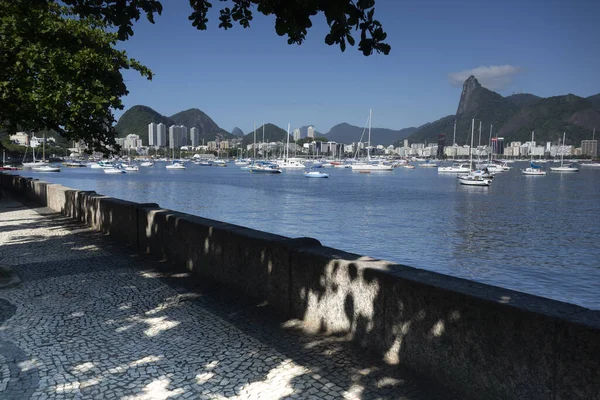 Rio silueti, Urca 'dan Corcovado ve Kurtarıcı İsa ile — Stok fotoğraf