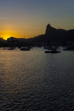 Urca 'dan Rio de Janeiro' nun güzel gün batımı manzarası