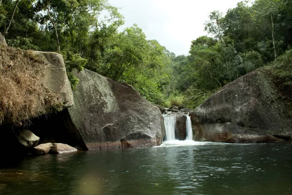 Reines Wasser Brunnen Des Marimbondo Wasserfalls — Stockfoto