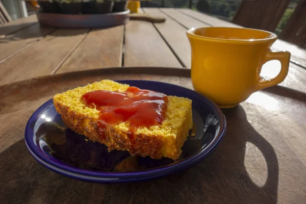 Felie Delicioasă Tort Porumb Sirop Guava — Fotografie, imagine de stoc