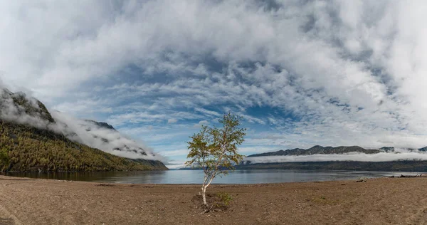美丽的秋山湖山 — 图库照片