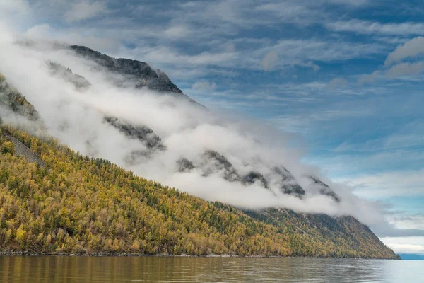 Vacker Höst Fjällsjö Och Berg — Stockfoto