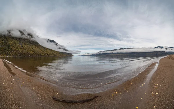 Прекрасне Осіннє Гірське Озеро Гори — стокове фото