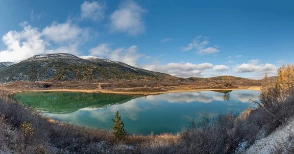 Krásné Podzimní Horské Jezero Hory — Stock fotografie