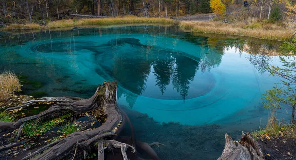 Blue Geyser Lake Mountains — Stock Photo, Image