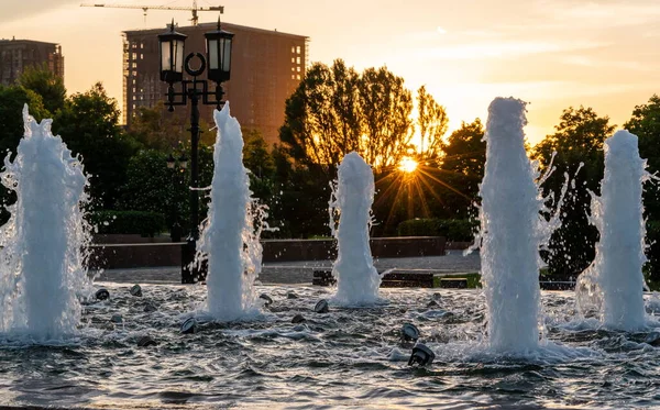 Belle Fontaine Ville Coucher Soleil — Photo