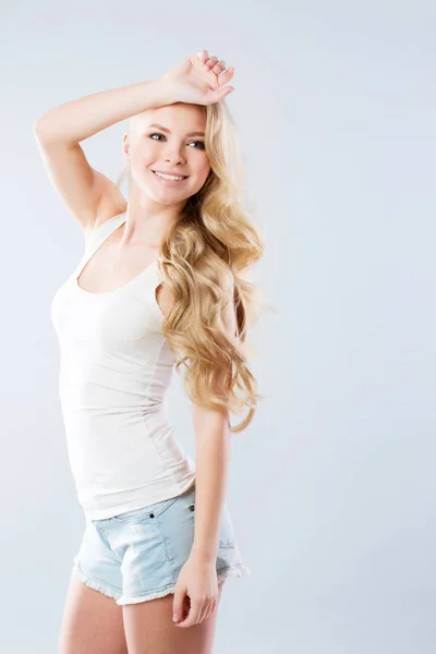 Kopf blond mit langen Haaren. — Stockfoto