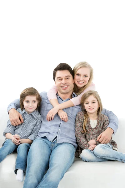 Indoor portret gelukkige familie. — Stockfoto