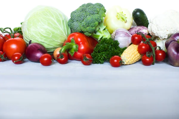 Verduras Frescas Sobre Fondo Madera Copiar Espacio — Foto de Stock