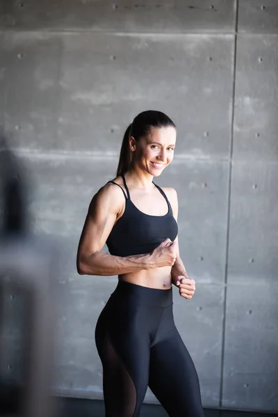 Porträt Einer Fitness Frau Schwarzer Sportbekleidung Schöne Passform Mädchen — Stockfoto