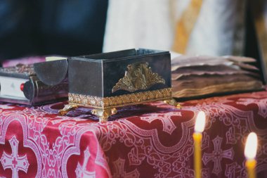 Vaftiz kilisesinde dini özellikler