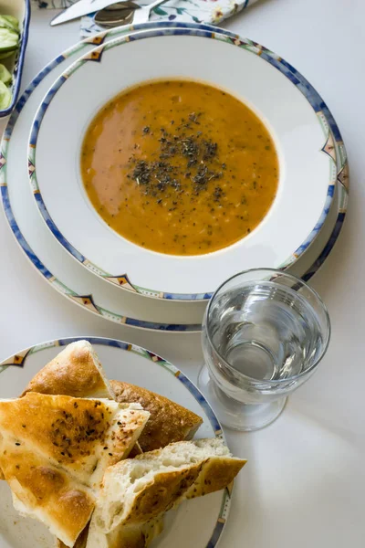 Perinteinen Ramadan Päivällinen Pöytä Keittoa Leipää Vettä Käsitteellinen Kuva Ramadan — kuvapankkivalokuva