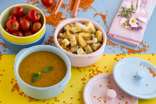 Terveellinen Ruoka Aamiainen Keitto Vihanneksia Värikäs Pöytälevy — kuvapankkivalokuva