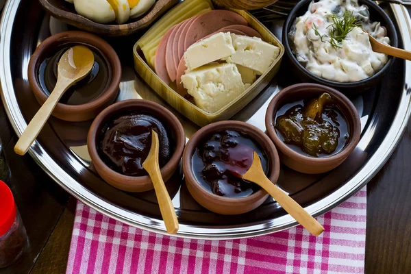 Close Deliciosa Mesa Festa Ramadã Com Vários Pratos — Fotografia de Stock