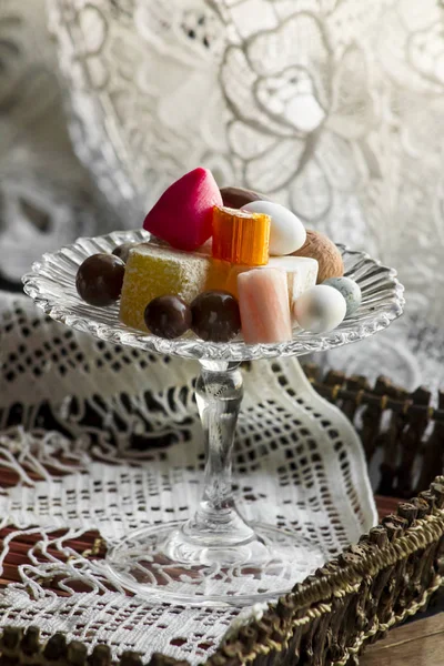 Primer Plano Deliciosos Caramelos Caramelo Colores Turcos Taza Vidrio — Foto de Stock