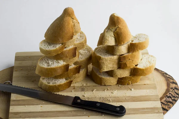 Close Delicioso Pão Recém Assado Fatiado Tábua Madeira — Fotografia de Stock