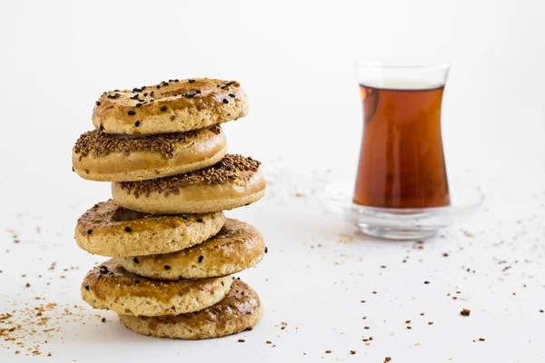 Plan Rapproché Délicieux Bagels Turcs Fraîchement Cuits Aux Graines Sésame — Photo