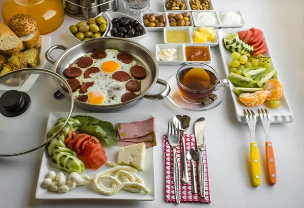 Zblízka Záběr Různých Lahodných Potravin Iftar Stůl — Stock fotografie