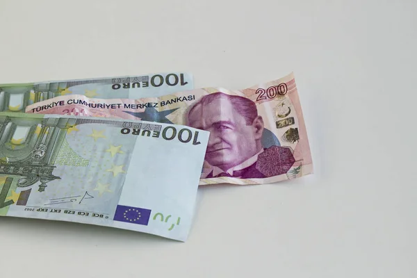 Zblízka Záběr Turkyně Peníze Hotovosti Bílém Pozadí — Stock fotografie