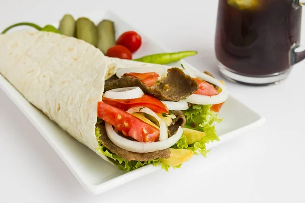 Hacer Sándwich Por Doner Crema Agria Tomate Cebolla Hoja Lechuga — Foto de Stock