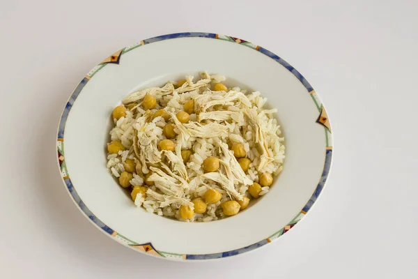 Nærbilde Den Deilige Rice Med Chickpea Hvit Tallerken – stockfoto