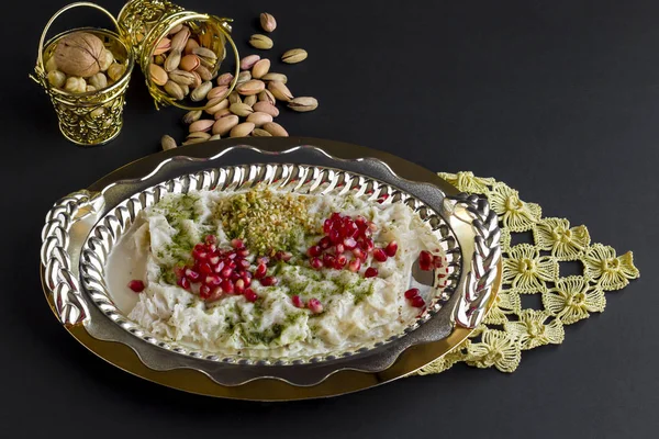 Nærbilde Den Nydelige Tradisjonelle Ramadan Desserten Gullac – stockfoto