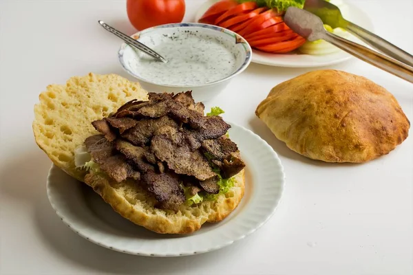Lag Sandwich Med Ståpikk Rømme Tomat Løk Salatblad Tomat Dner – stockfoto