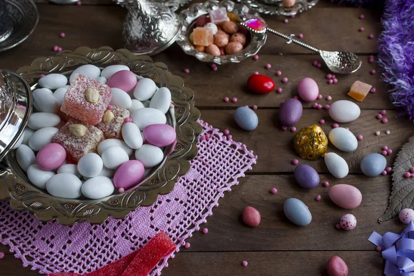 Gros Plan Délicieux Bonbons Turcs Traditionnels Sur Une Table Bois — Photo