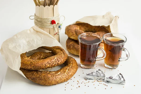 Bagels Turcs Traditionnels Simit Dans Des Sacs Papier Artisanal Sur — Photo