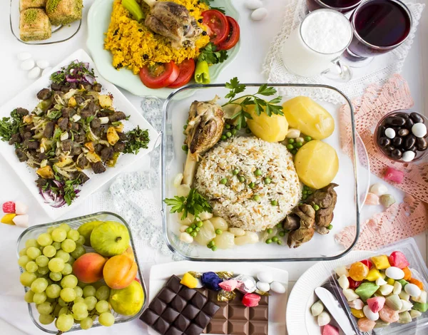 Tradisjonell Tyrkisk Muslim Offerfestival Foods Kurban Bayrami Bord Med Ris – stockfoto