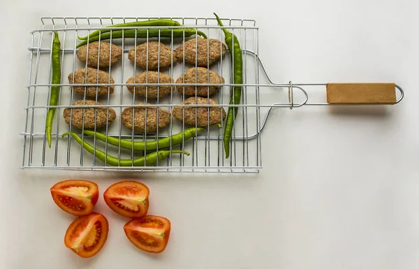 Carne Molida Sin Cocer Albóndigas Parrilla Barbacoa Acero Inoxidable Con —  Fotos de Stock