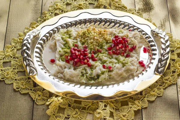 Nærbilde Den Nydelige Tradisjonelle Ramadan Desserten Gullac – stockfoto