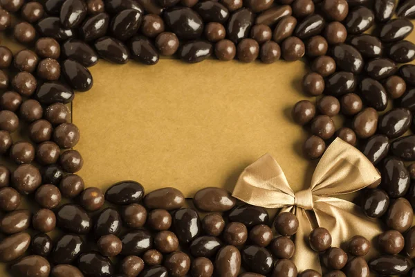 Close Quadro Feito Deliciosos Doces Chocolate Superfície Papelão — Fotografia de Stock