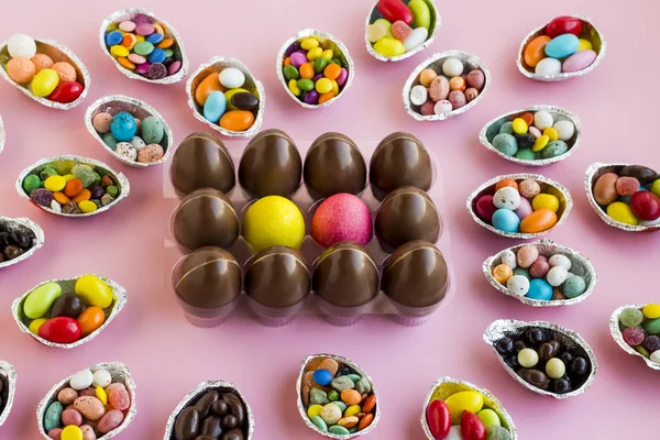 Close Shot Van Kleurrijke Paaseieren Chocolade — Stockfoto
