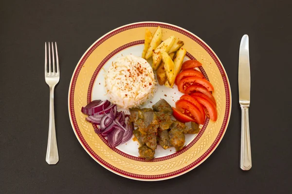 Carne Hígado Tradicional Res Asada Turca Diseñada Plato Elegante Con — Foto de Stock