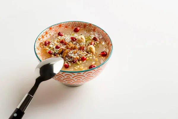 Tradisjonell Tyrkisk Dessert Ashura Noah Pudding Stilfull Skål Hvitt Med – stockfoto