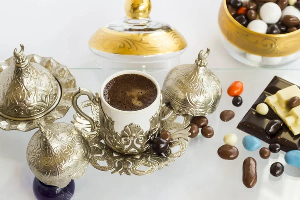 Tradisjonell Tyrkisk Hardmandelgodteri Designet Glassbrett Med Sjokolade Kaffe – stockfoto
