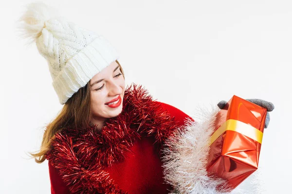 Mujer y su nuevo regalo de Navidad — Foto de Stock