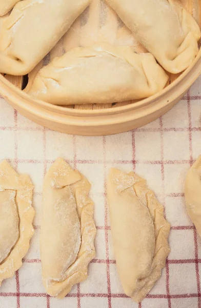 Genel bakış: Hamur tatlısı Dim Sum bir türüdür.