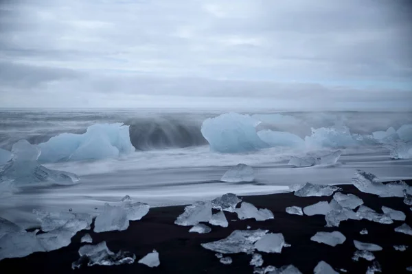 Παγετώνας Κομμάτια Πάγου Στη Μαύρη Παραλία Στο Jokulsarlon Ισλανδία — Φωτογραφία Αρχείου